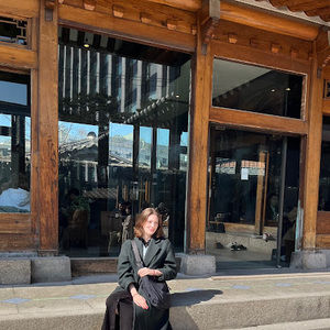 Meet your Posher, Laura